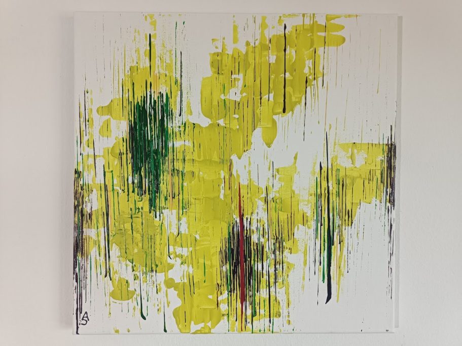 Abstrakte Malerei mit gelben, grünen und roten Farbtönen, vertikalen Linien und Tropfen.